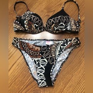Venus Swimsuit Bikini Bottoms Size 4 Top Size A
